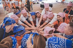 Кулинарный баттл на летнем молодежном форуме АПЗ